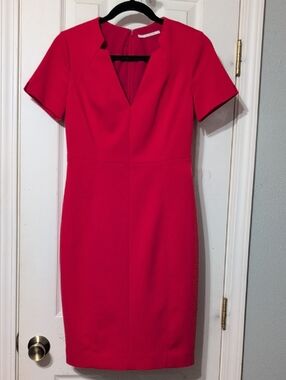 T Tahari Red Notch V-Neck Midi Sheath Dress